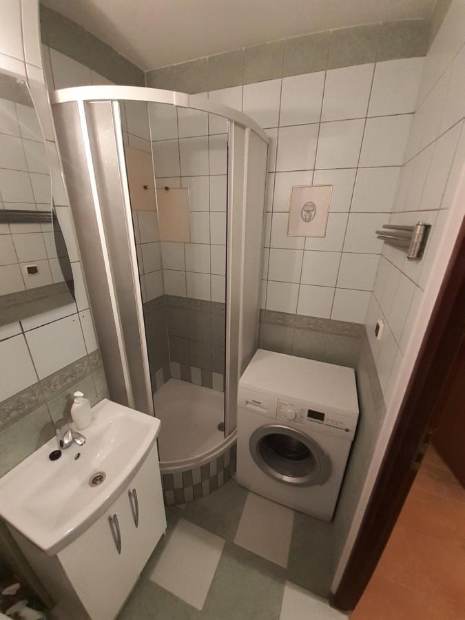ワルシャワCentrum Zlote Tarasy Metro Rondo Onz Balkonアパートメント エクステリア 写真