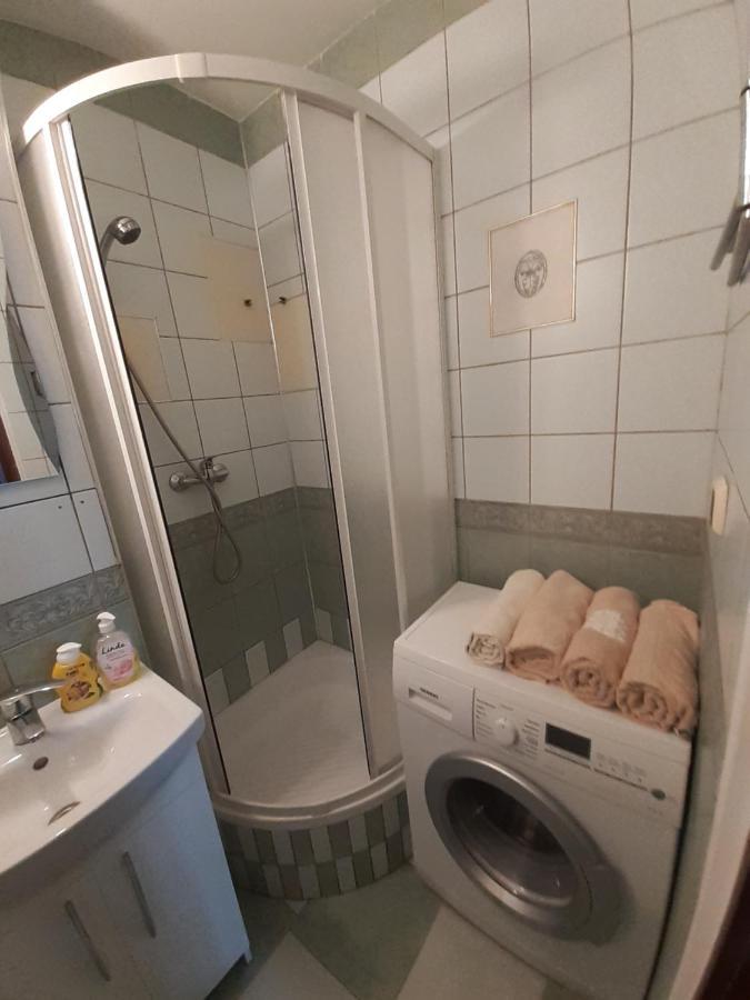 ワルシャワCentrum Zlote Tarasy Metro Rondo Onz Balkonアパートメント エクステリア 写真