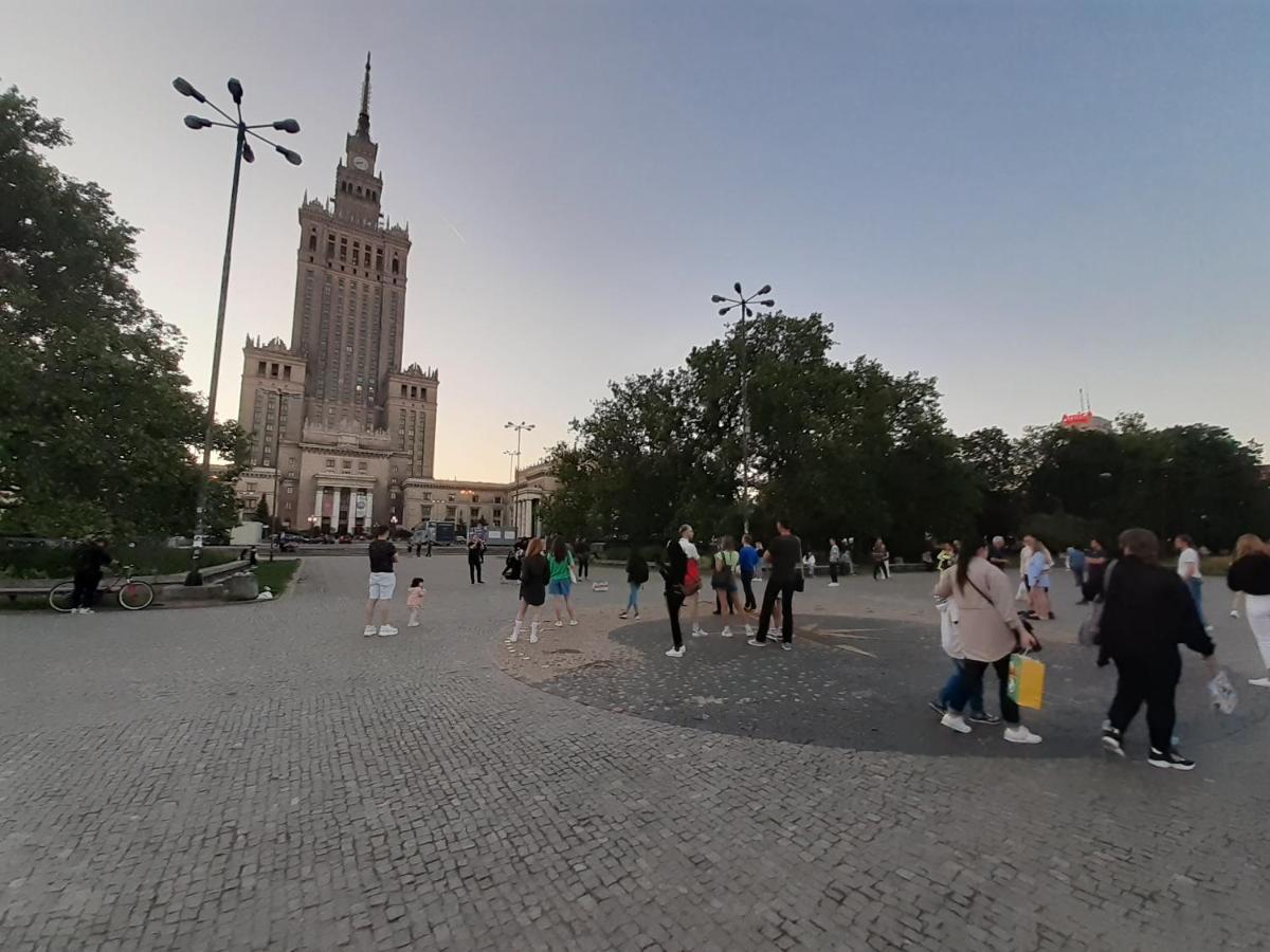 ワルシャワCentrum Zlote Tarasy Metro Rondo Onz Balkonアパートメント エクステリア 写真