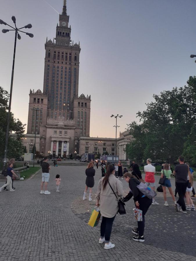ワルシャワCentrum Zlote Tarasy Metro Rondo Onz Balkonアパートメント エクステリア 写真